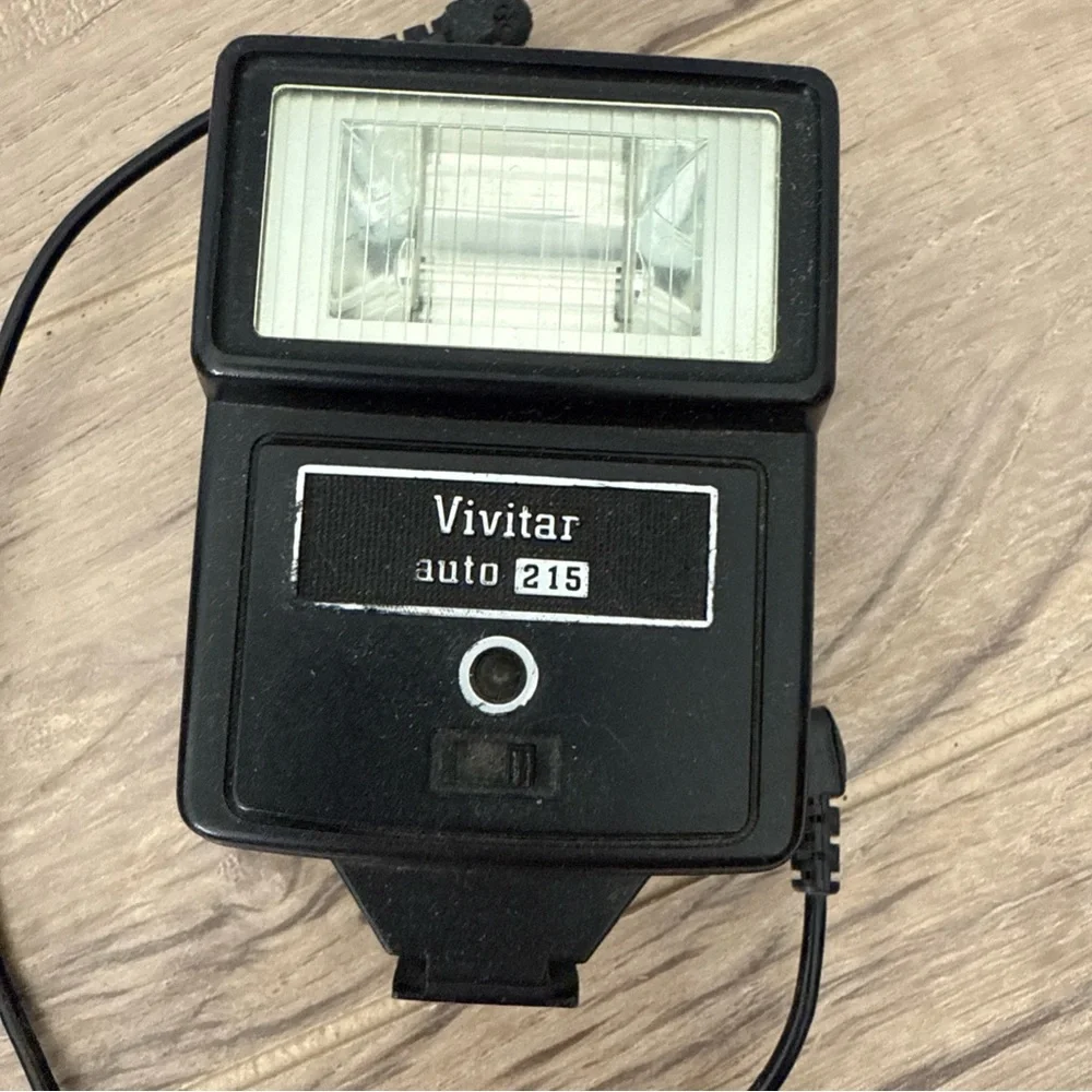 VIVITAR Auto 215 Shoe Mount Flash UNTESTED
